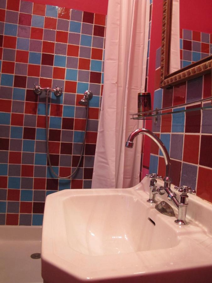 B&B In Arles "L'Atelier Du Midi" Chambre D'Hotes Centre Historique Arles Zimmer foto